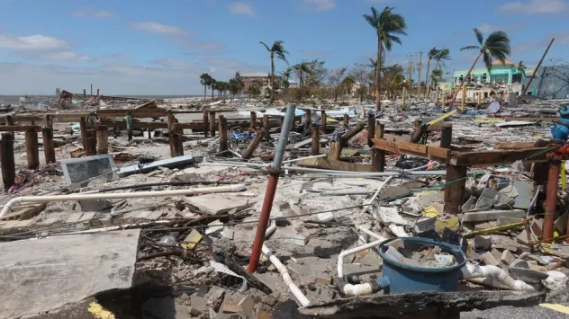 RISING TOGETHER: A GUIDE TO BUSINESS RECOVERY AFTER HURRICANE DEVASTATION